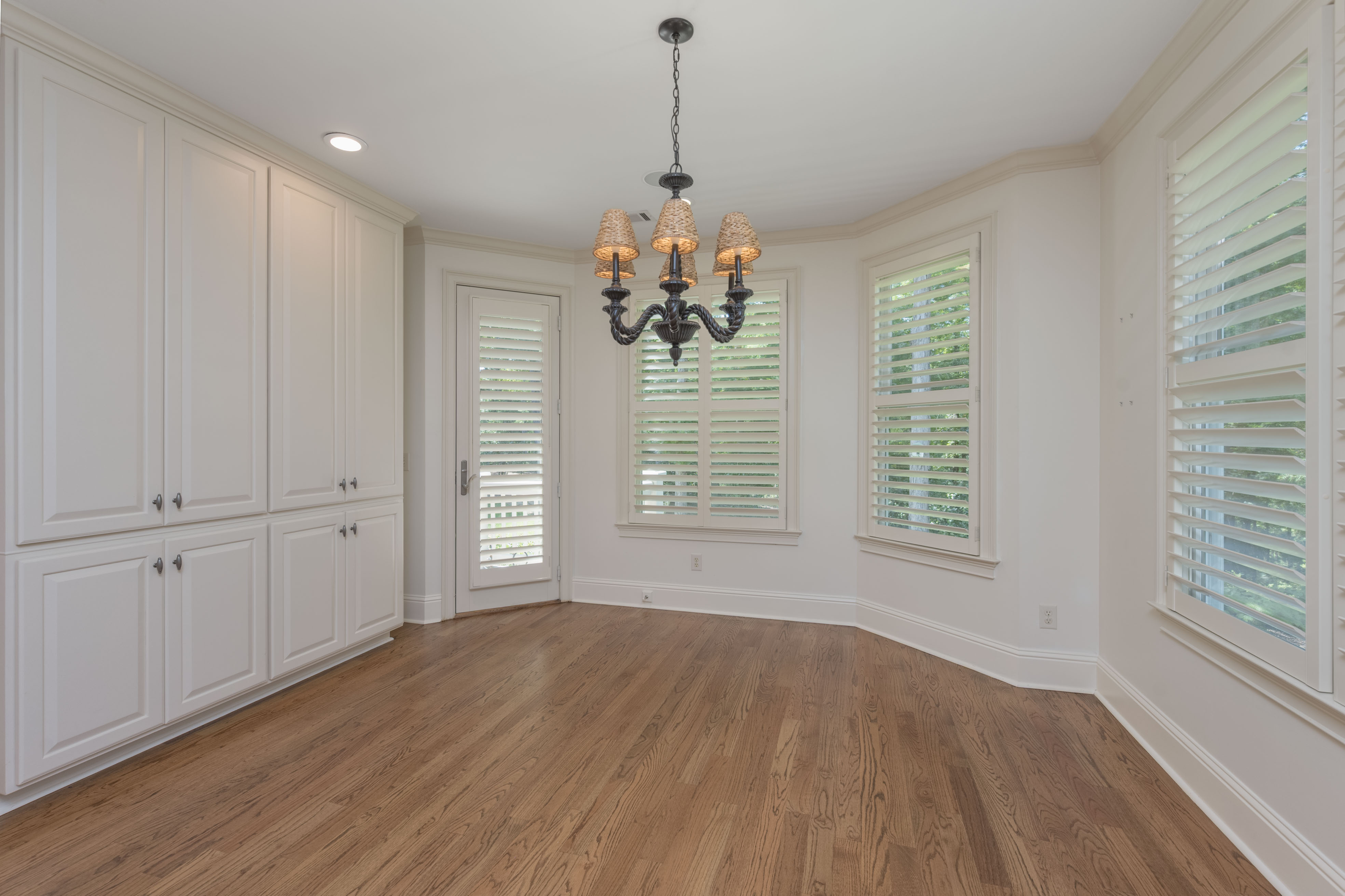 1050 Dejarnet Place image 17